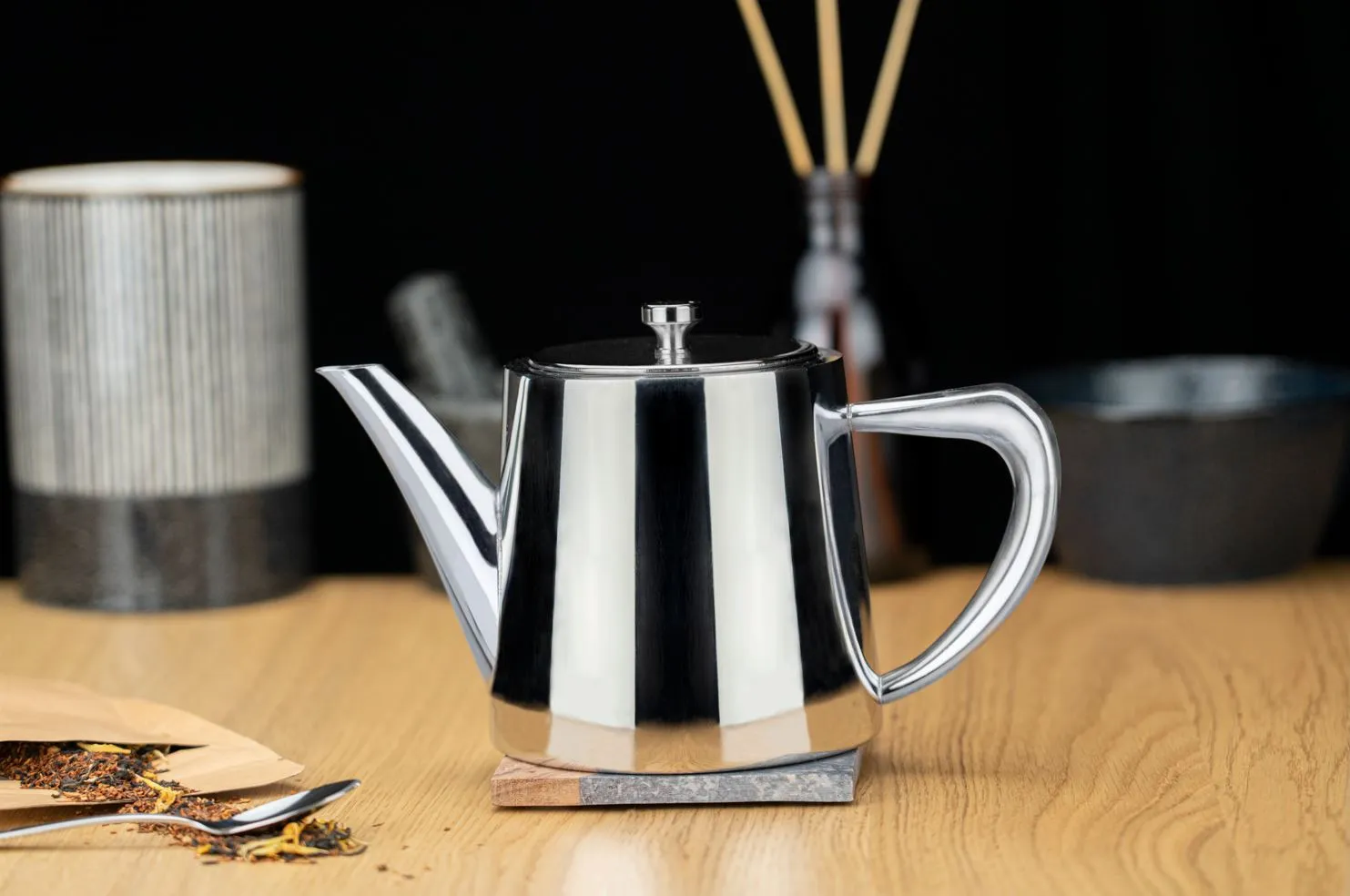 Derwent 0.5L Teapot, Mirror Polished