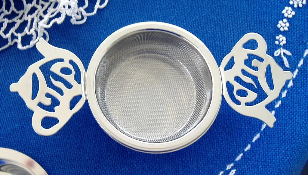 Kingsway Tea Room Tea Strainer Teapot Handles Over The Cup Strainer With Drip Cup