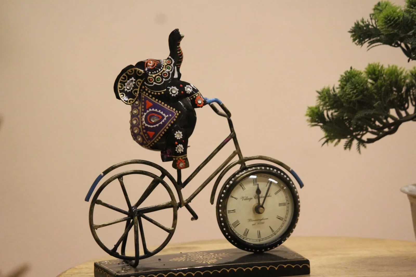 Kreative House Retro Iron Bike Rider Metal Bicycle Table Houseware Art Craft Office Decor Home