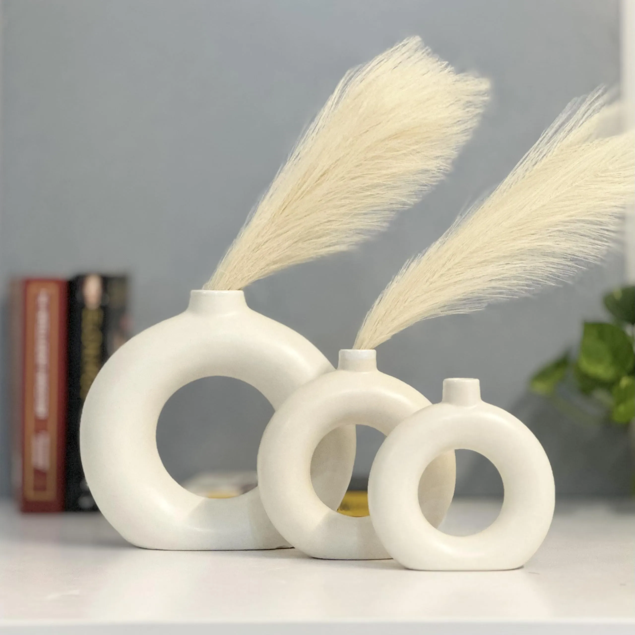 URBAN SENSE™ | Modern White Ceramic Donut Vase - Stylish Circle Round Pampas Vase for Home Decor, Wedding, Party, Office, Bedroom - Decorative Gift (Pack of 3) (4In, 6In, 8In)