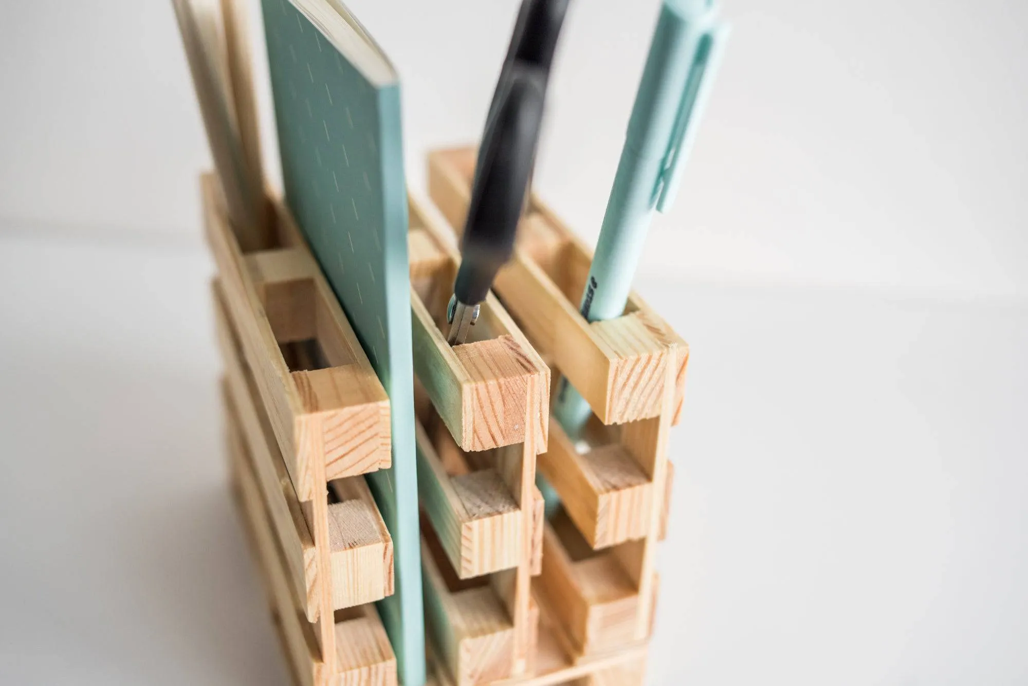 Wood miniature pallet desk organize